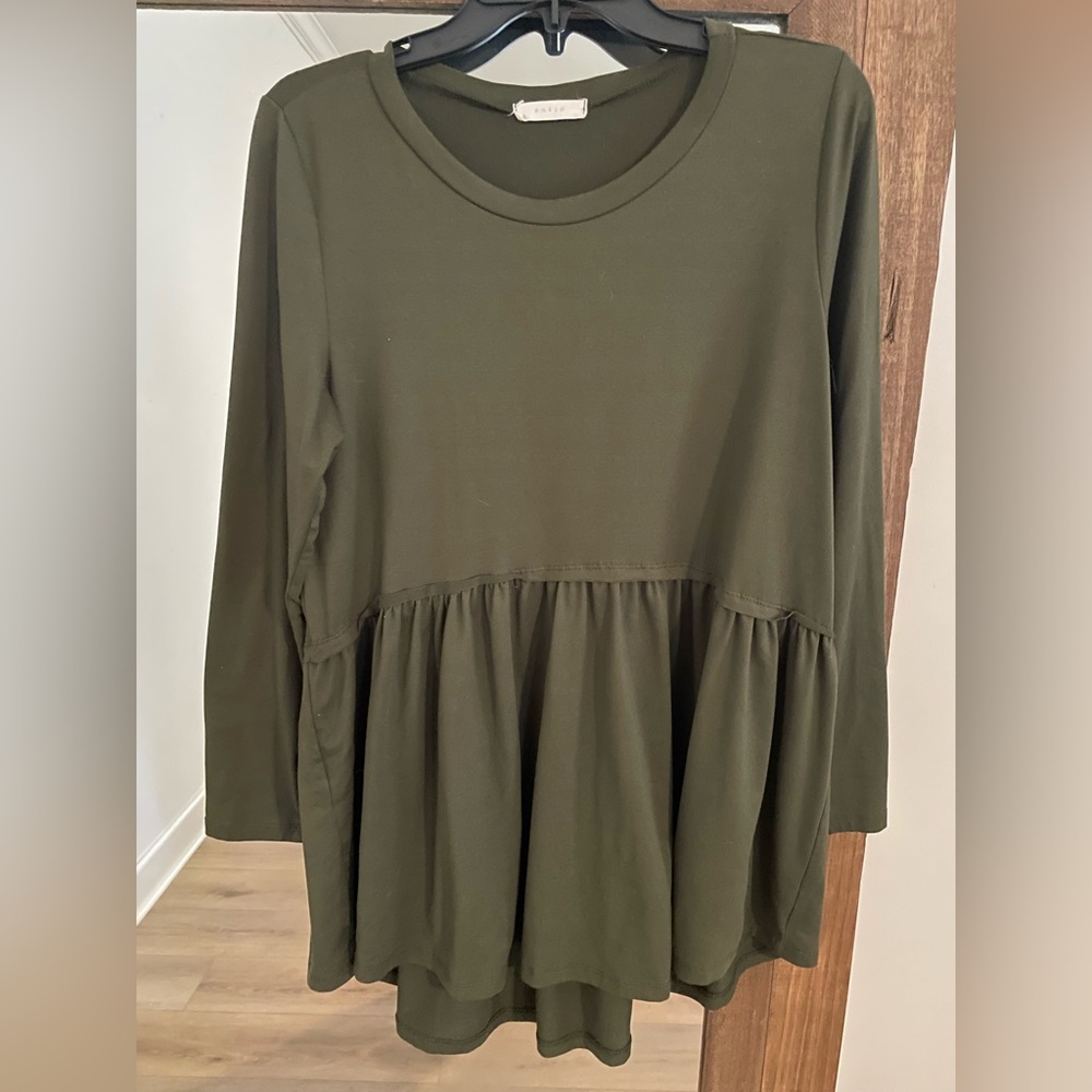 Women’s Entro Olive Green Long Sleeve Tunic Top